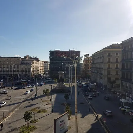La Piazza - Garibaldi 2.6 * נאפולי